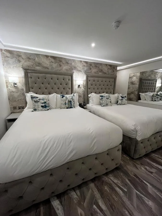 Twin Room with Shower